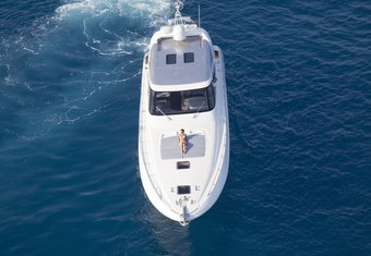 Icare yacht charter lifestyle
                        