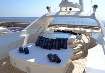 Lady Dee yacht charter lifestyle
                        