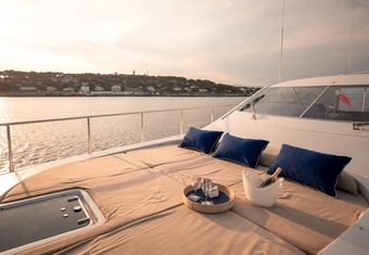 Ellery A yacht charter lifestyle
                        