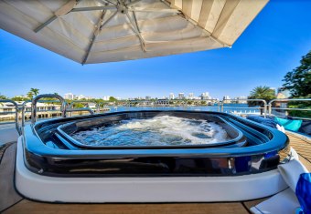 Seascape V yacht charter lifestyle