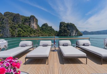 Octave yacht charter lifestyle
                        