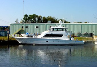 One Net yacht charter lifestyle
                        