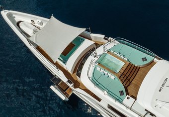 Seagull MRD yacht charter lifestyle
                        