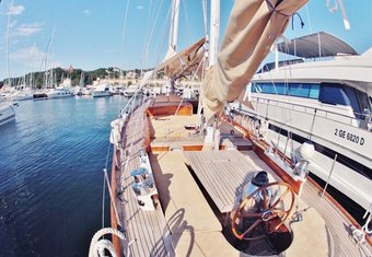 Cadama yacht charter lifestyle
                        
