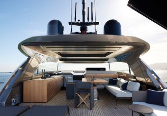 Sabbia yacht charter lifestyle