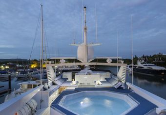 DOA yacht charter lifestyle
                        