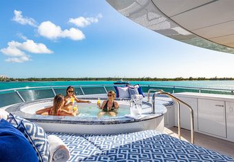 Carte Blanche yacht charter lifestyle
                        