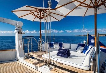 Mikado yacht charter lifestyle
                        