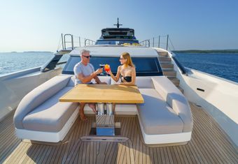 Primus yacht charter lifestyle
                        