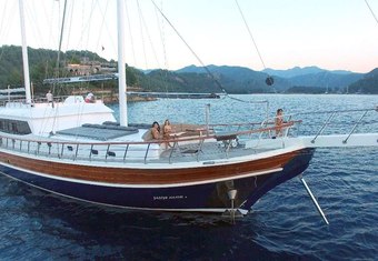 Sadiye Hanim yacht charter lifestyle
                        