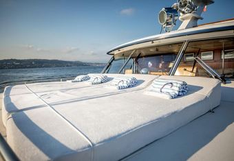 Chantella yacht charter lifestyle
                        