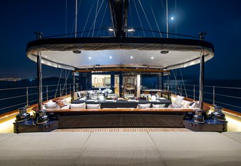 MiTi One yacht charter lifestyle
                        