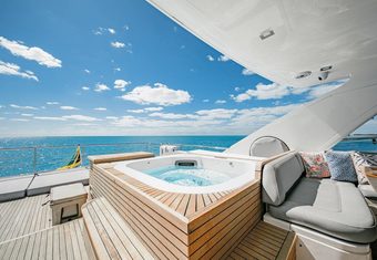Beachfront II yacht charter lifestyle
                        