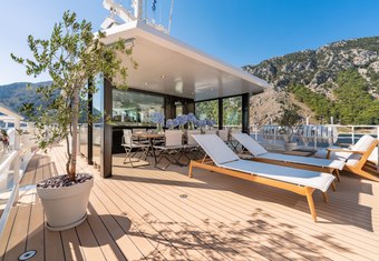 After You yacht charter lifestyle
                        