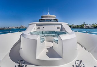 Georgia yacht charter lifestyle
                        