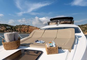 Cala Di Luna yacht charter lifestyle
                        