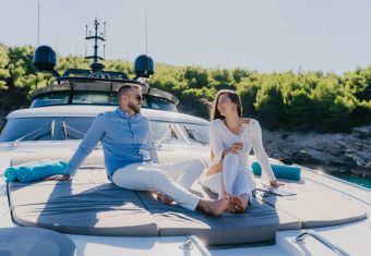 Cynthia yacht charter lifestyle
                        