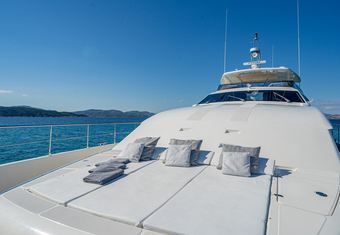 Ethna yacht charter lifestyle
                        