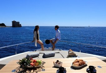 Summer Breeze I yacht charter lifestyle