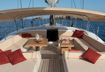 Crossbow yacht charter lifestyle
                        