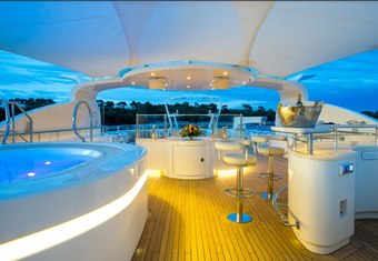 Amadeus I yacht charter lifestyle
                        