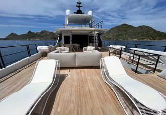 Ezgy yacht charter lifestyle
                        