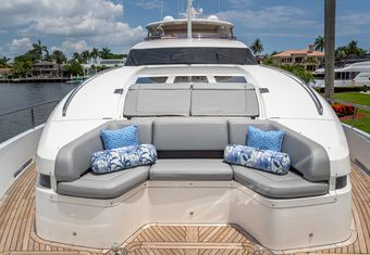 Beachfront II yacht charter lifestyle
                        