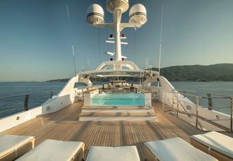 Vertigo yacht charter lifestyle
                        