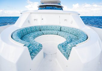 Wild Kingdom yacht charter lifestyle
                        