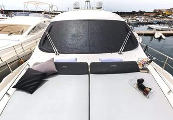 Arwen yacht charter lifestyle
                        