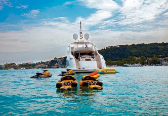 Canpark yacht charter lifestyle
                        