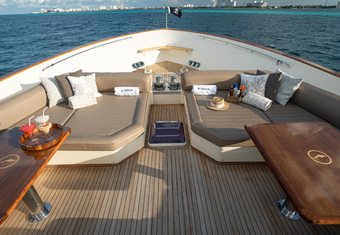 Nomada yacht charter lifestyle
                        