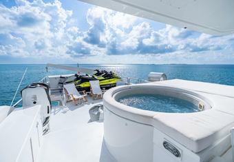 Done Deal yacht charter lifestyle
                        