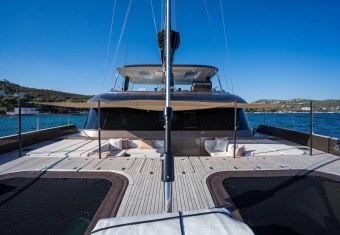Aura yacht charter lifestyle