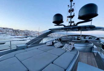 Matsu yacht charter lifestyle
                        