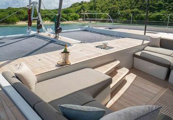Sylene yacht charter lifestyle
                        