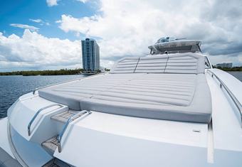 Quantum yacht charter lifestyle
                        