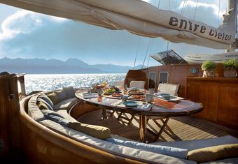Entre Cielos yacht charter lifestyle
                        