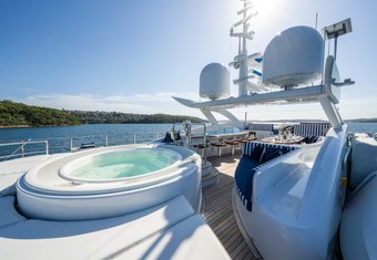 Lumir yacht charter lifestyle
                        
