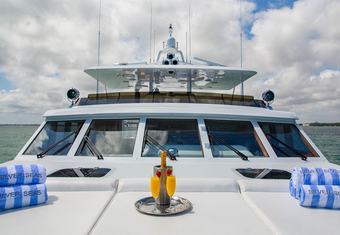 Silver Seas yacht charter lifestyle
                        