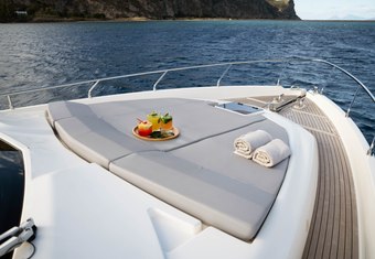 Sea Sons yacht charter lifestyle
                        