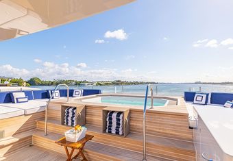 Chasseur yacht charter lifestyle
                        