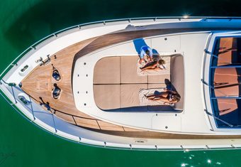 Zen yacht charter lifestyle
                        