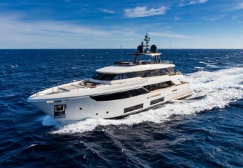 Upstream yacht charter lifestyle