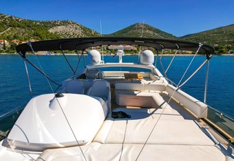 2 Drunk yacht charter lifestyle