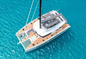 Semper Fidelis yacht charter lifestyle
                        