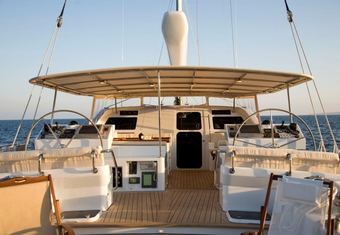 Kawil yacht charter lifestyle
                        