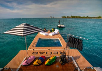 Rehab yacht charter lifestyle
                        