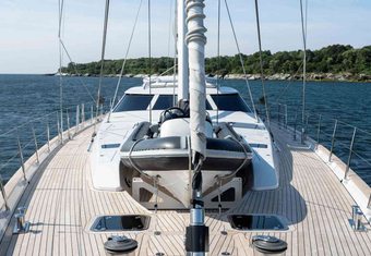 Anemoi yacht charter lifestyle
                        
