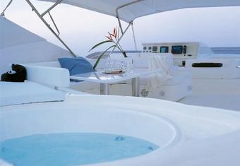 Day Off yacht charter lifestyle
                        